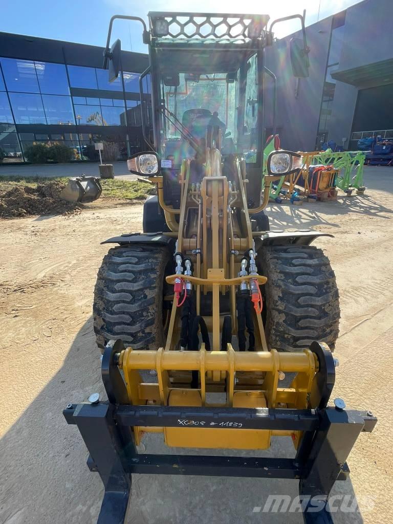 XCMG XC908 滑移装载机