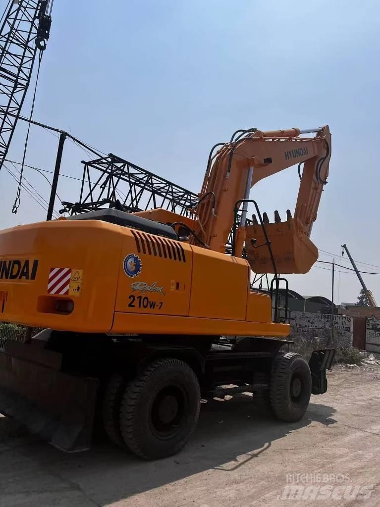 Hyundai 210w-9 轮式挖掘机