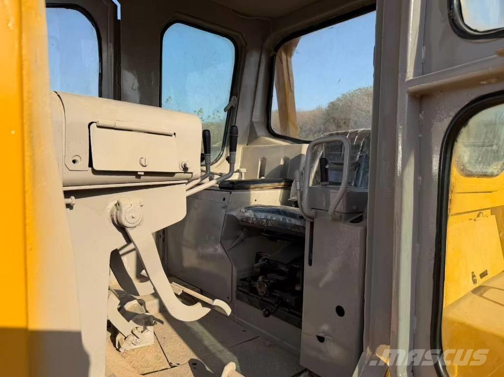 CAT D8K 履带式推土机