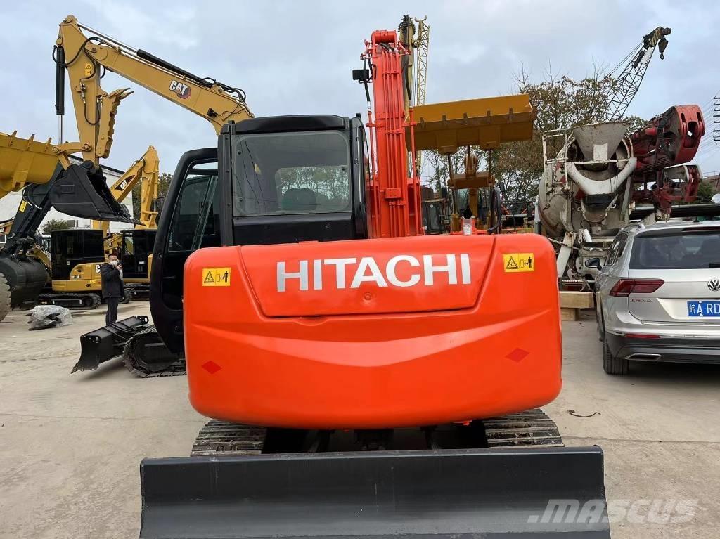 Hitachi ZX 70 中型挖掘机