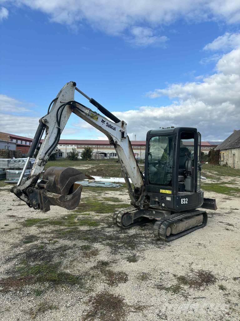 Bobcat E 32 小型挖掘机