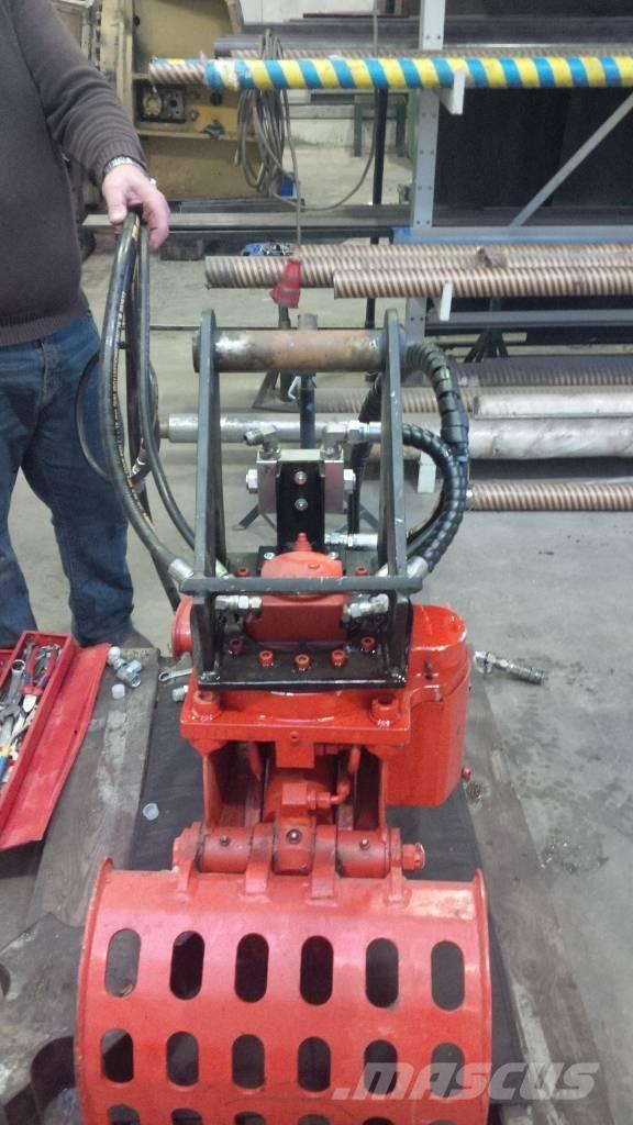 Husqvarna DXR 140 组装挖掘机