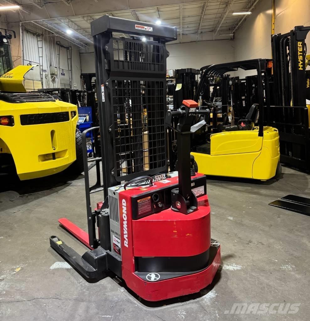 Raymond RSS40 行走式堆垛机