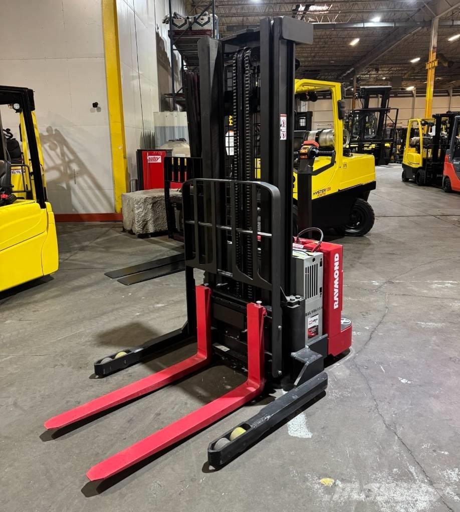 Raymond RSS40 行走式堆垛机