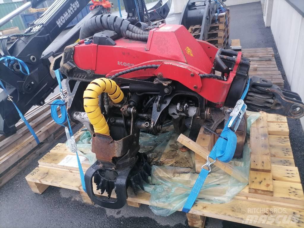 Komatsu C 124 收割机