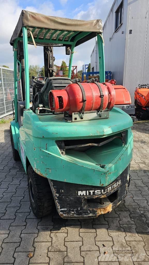 Mitsubishi FG 35 N 天然气叉车
