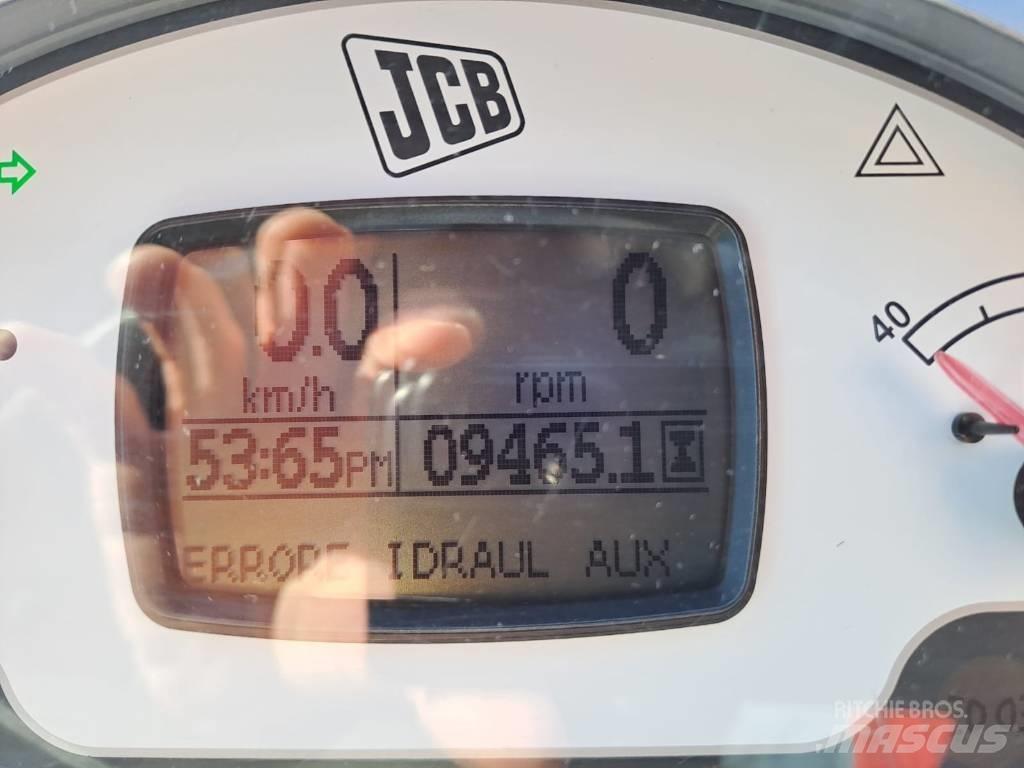 JCB Fastrac 8250 拖拉机/农用车