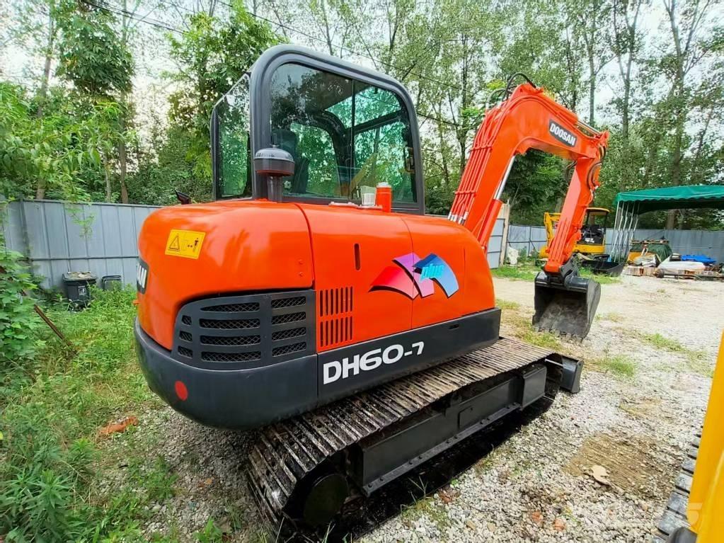 Doosan DH 60-7 小型挖掘机