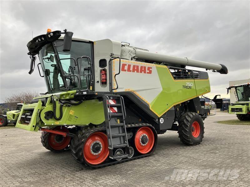 CLAAS TRION 750 TT 联合收割机