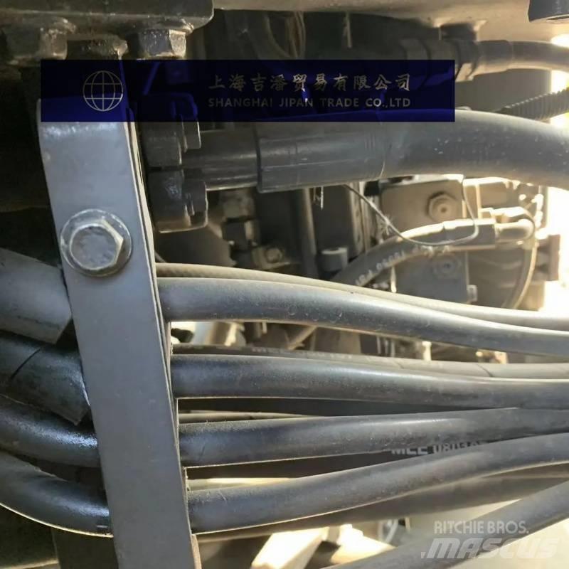 Komatsu WA 380 轮式装载机
