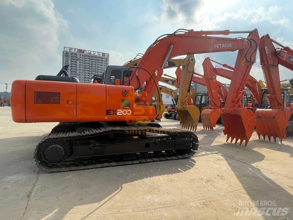 Hitachi EX 200 履带挖掘机