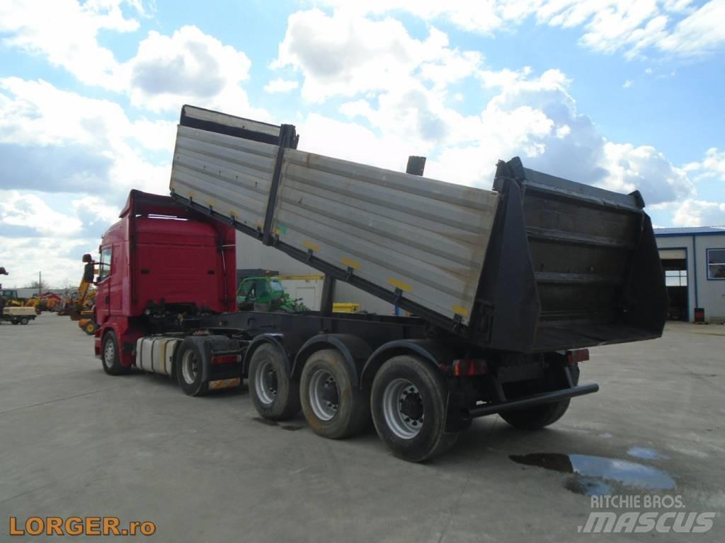  Schwarzmuller R420 厢式拖车
