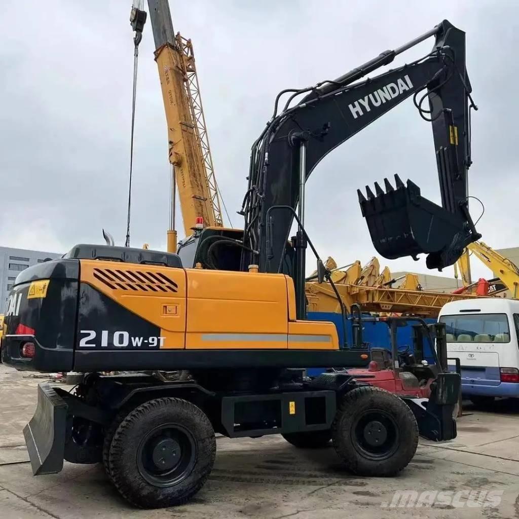 Hyundai R210W-9T 轮式挖掘机