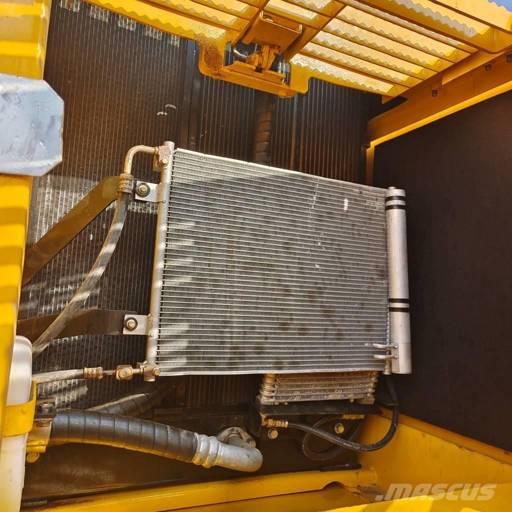 Komatsu PC 200 履带挖掘机