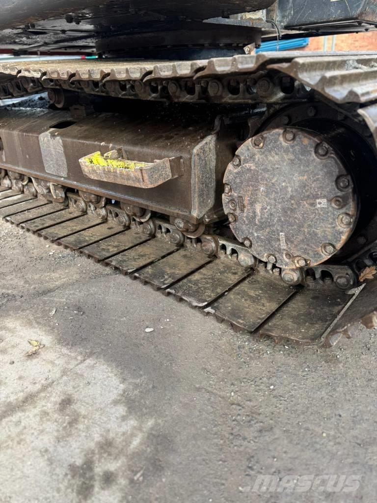 Hitachi ZX 135 US 履带挖掘机