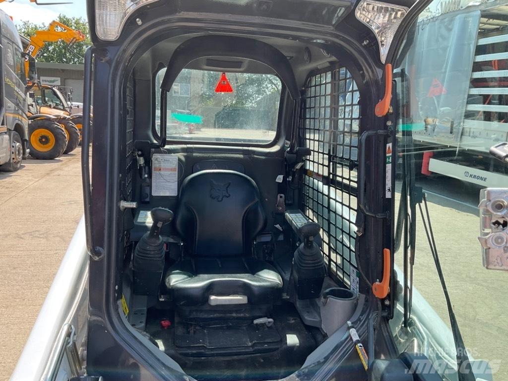 Bobcat T 450 滑移装载机