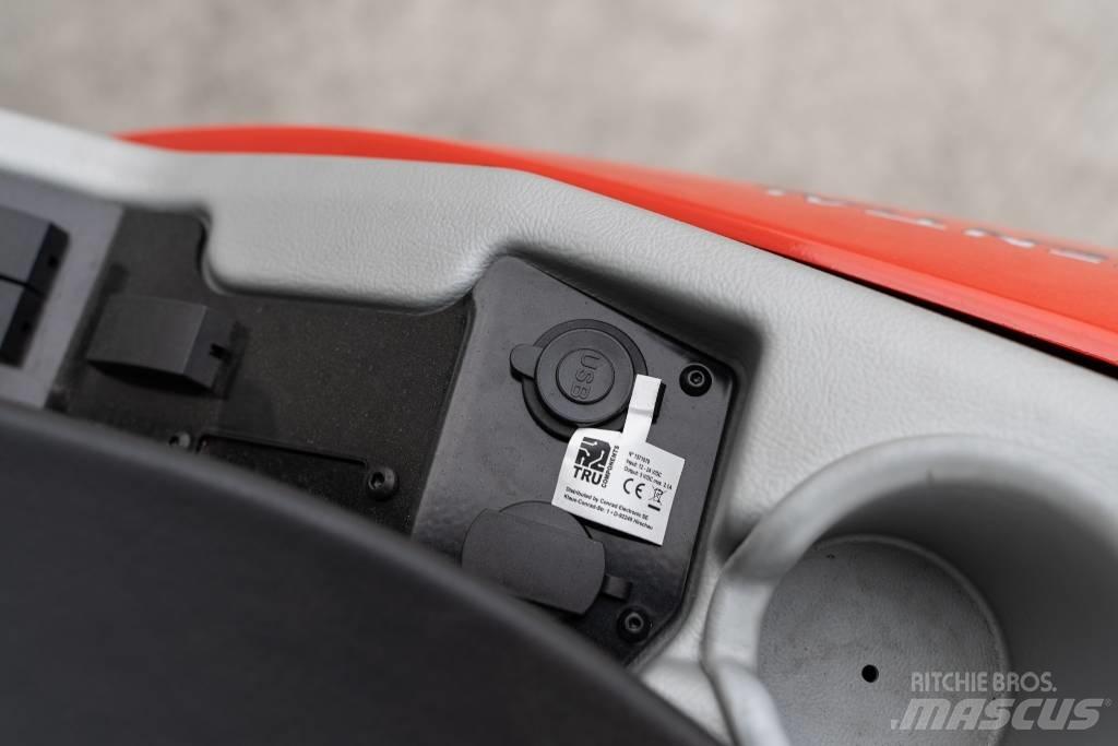Manitou MLA 3-25HC 小型装载机