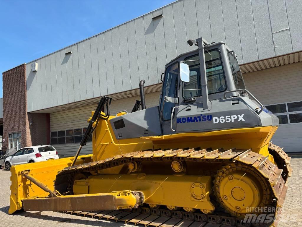 Komatsu D 65 PX-12 履带式推土机
