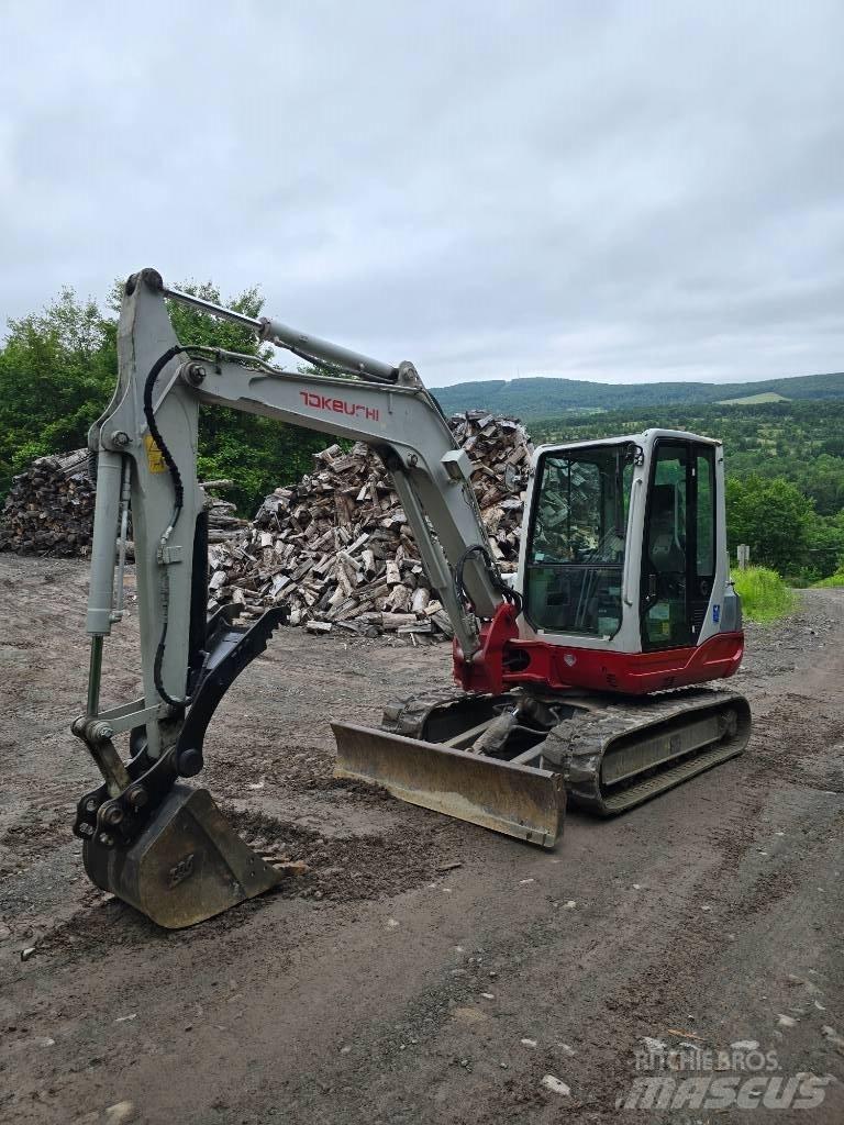 Takeuchi TB 250 小型挖掘机