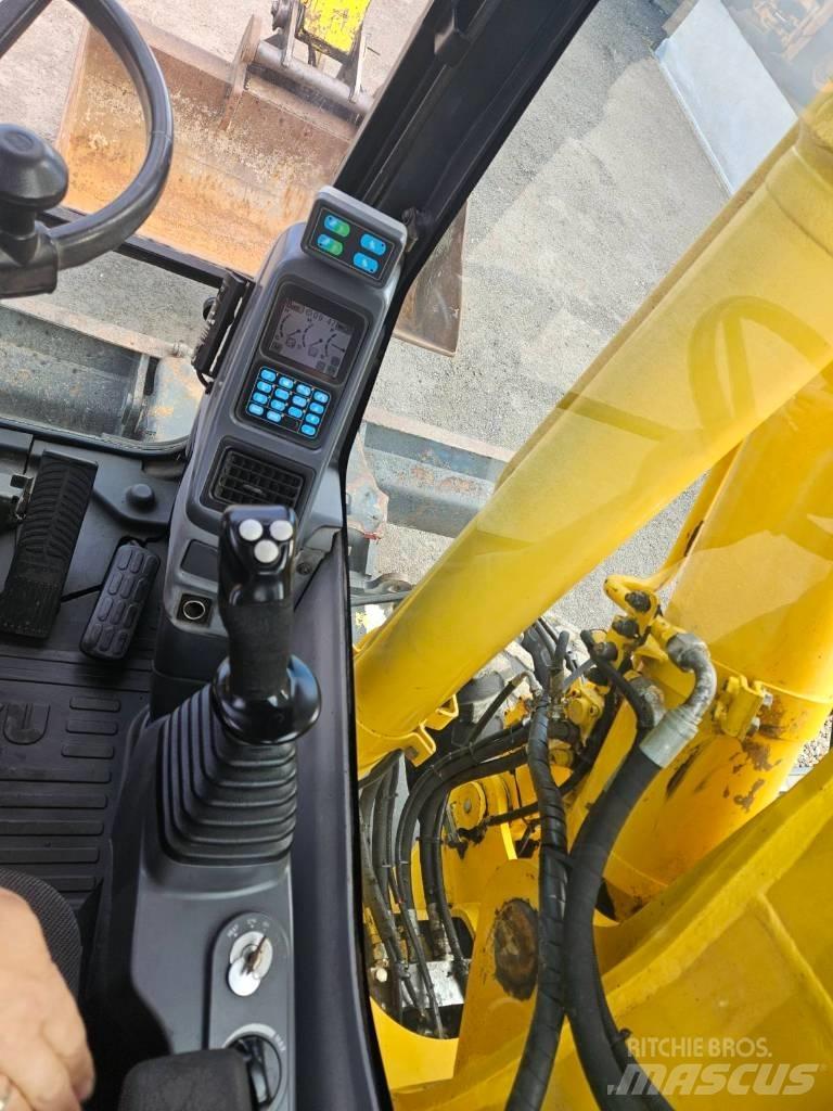 Komatsu PW 160-7 轮式挖掘机