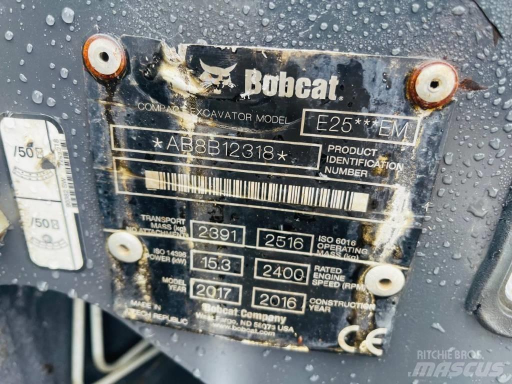 Bobcat E 25 小型挖掘机