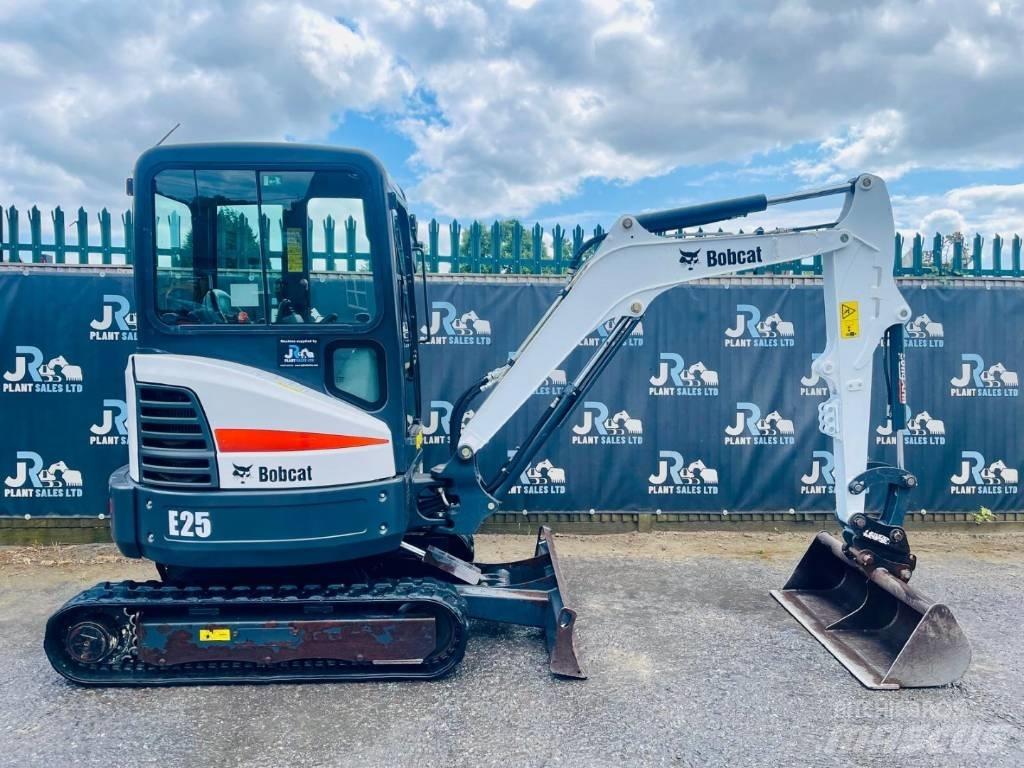 Bobcat E 25 小型挖掘机