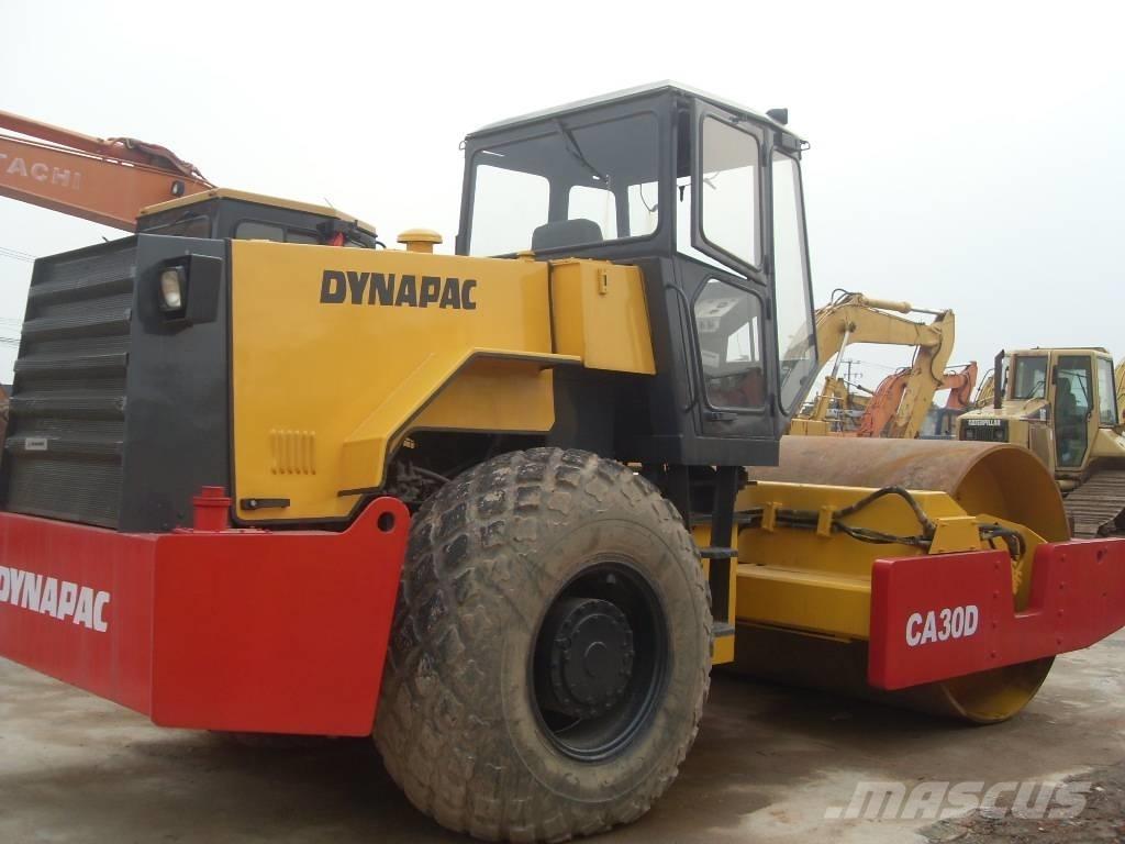 Dynapack CA 30 D 单轮压路机