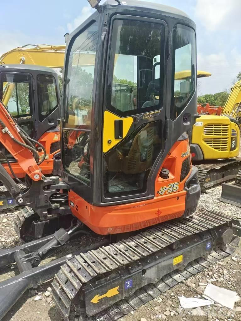 Kubota U 35 小型挖掘机
