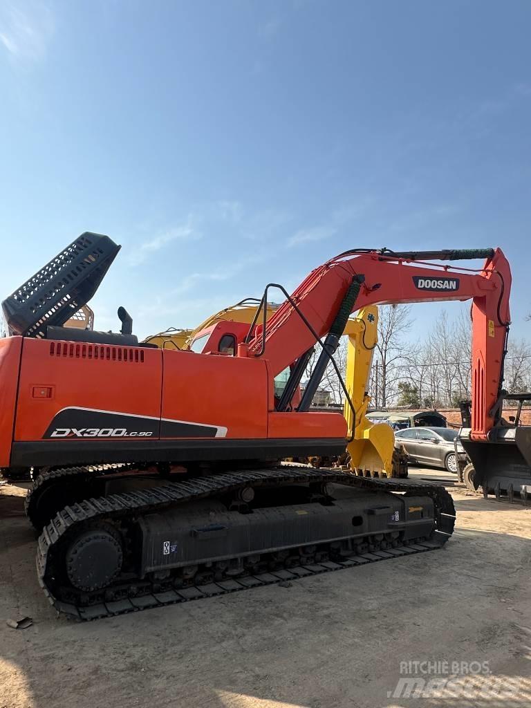 Doosan DX 300 履带挖掘机
