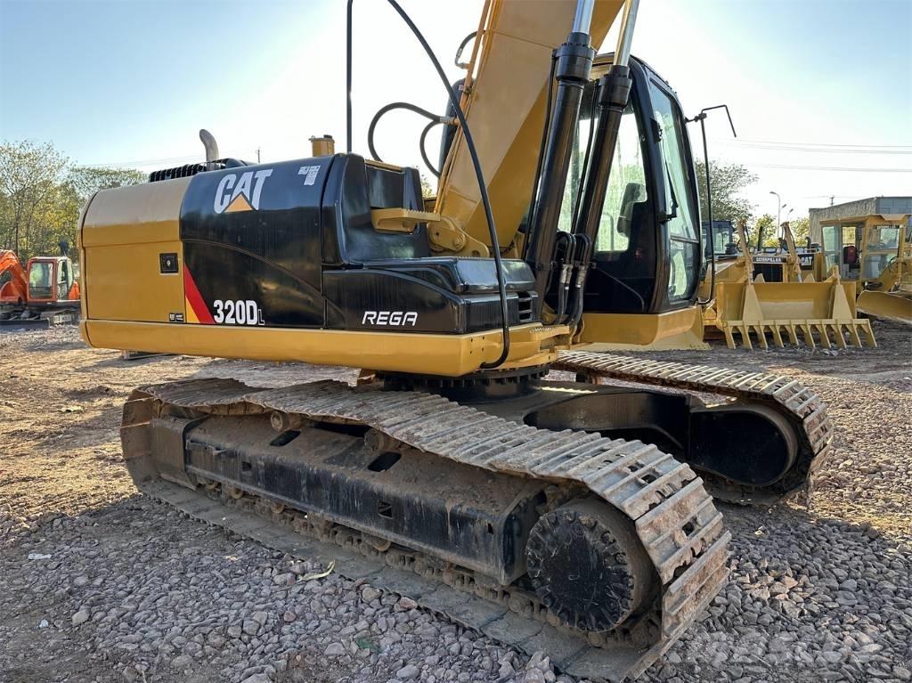 CAT 320 D L 履带挖掘机