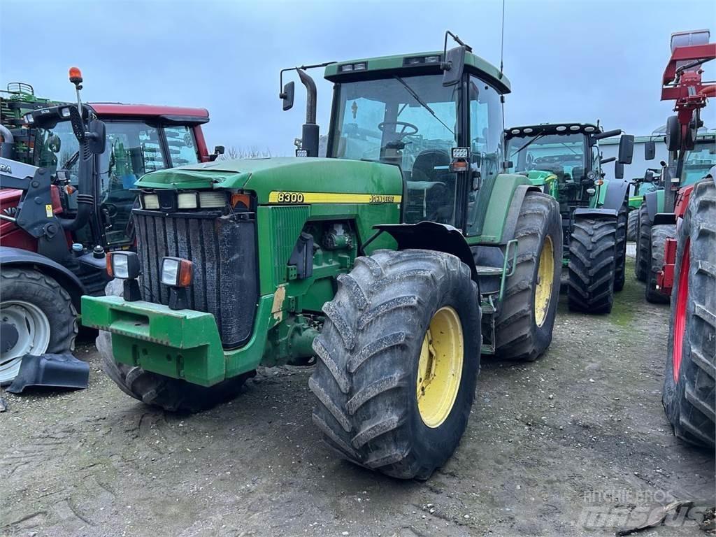John Deere 8100 拖拉机/农用车