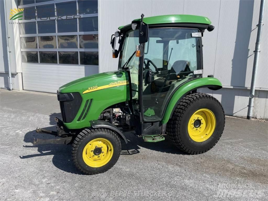 John Deere 3320 小型拖拉机