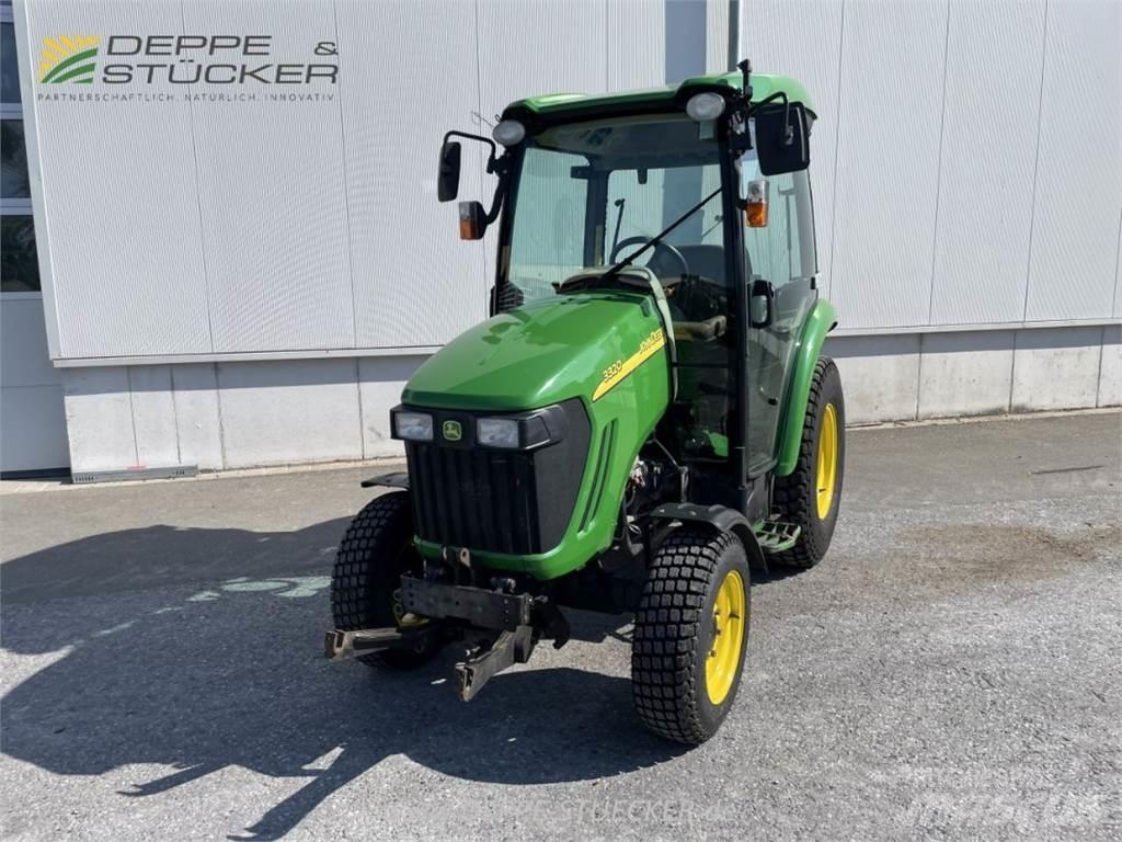 John Deere 3320 小型拖拉机