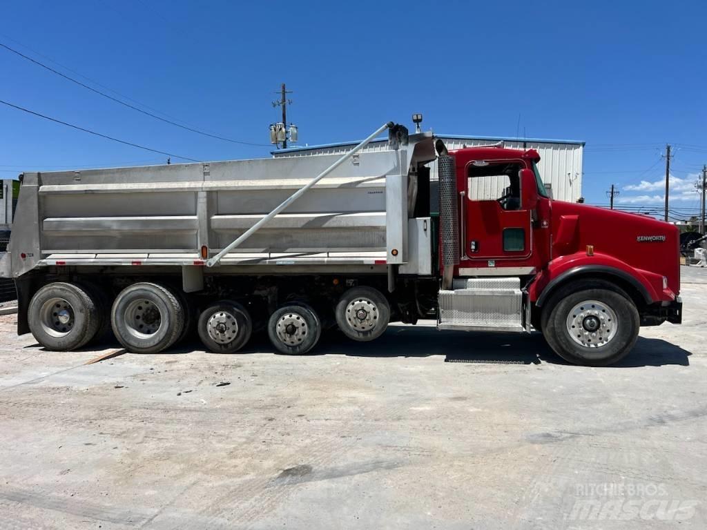 Kenworth T 800 自卸式货车