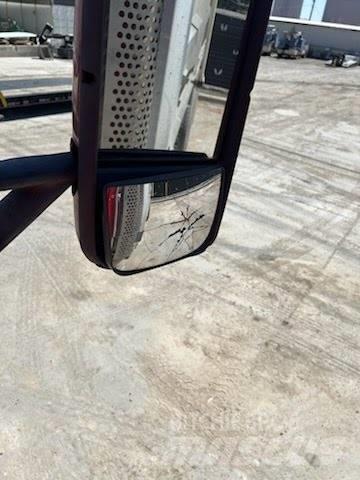 Kenworth T 800 自卸式货车