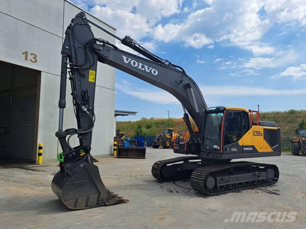 Volvo EC250ENL 履带挖掘机