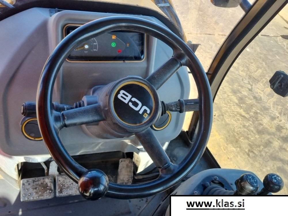 JCB 3cx compact 反铲装载机