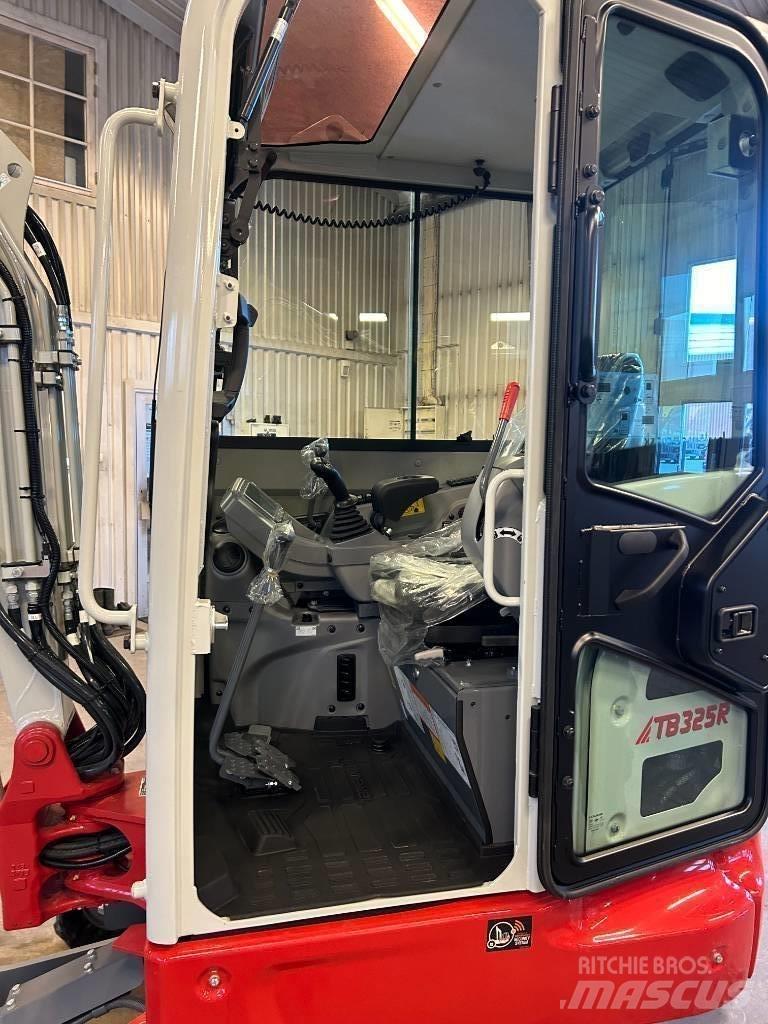 Takeuchi TB325 小型挖掘机