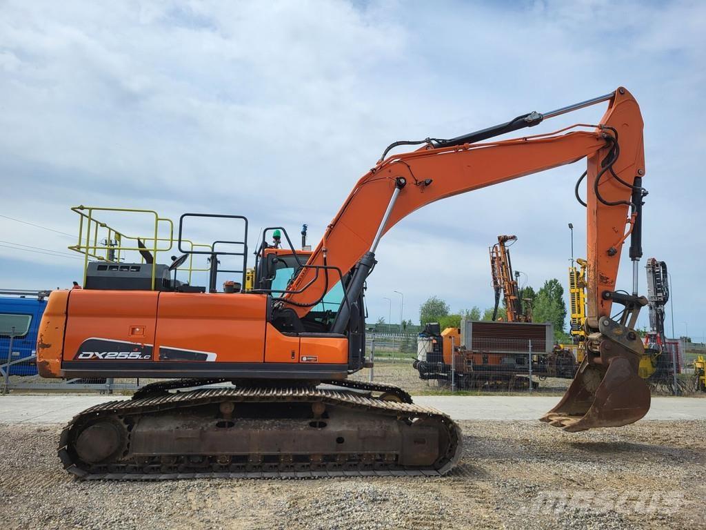 Doosan DX255LC-5 履带挖掘机