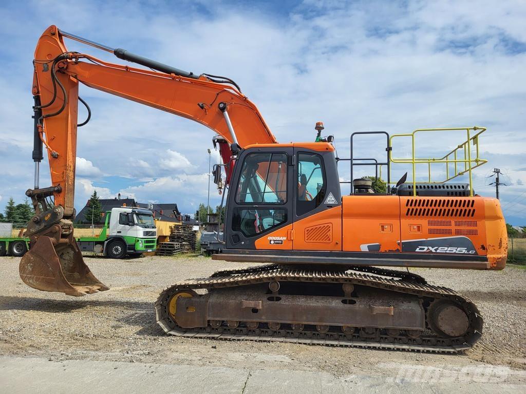 Doosan DX255LC-5 履带挖掘机