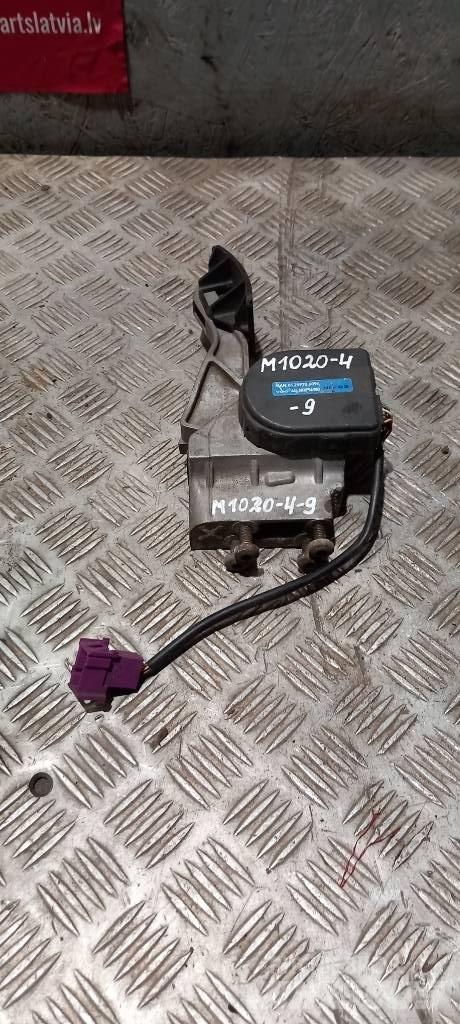 MAN TGA  81259706094 驾驶室与内部