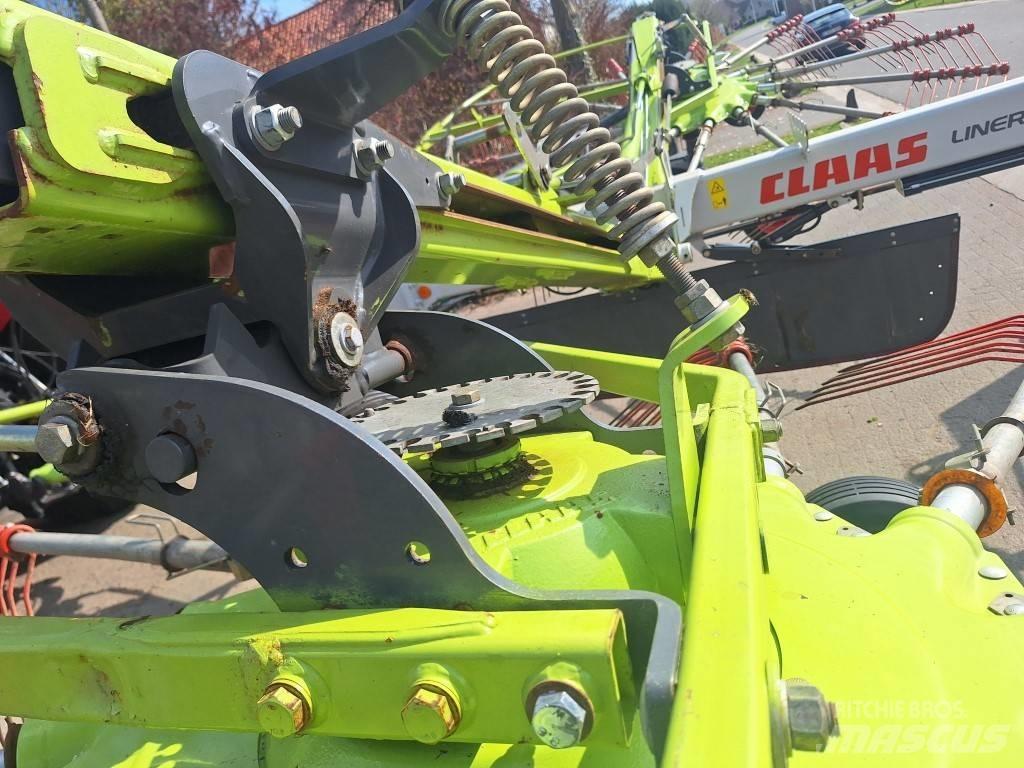 CLAAS Liner 2900 料堆整形机