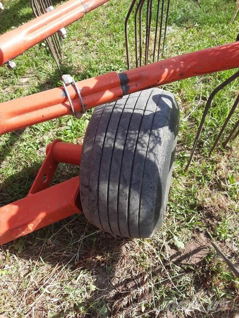 Kuhn GA6632 料堆整形机