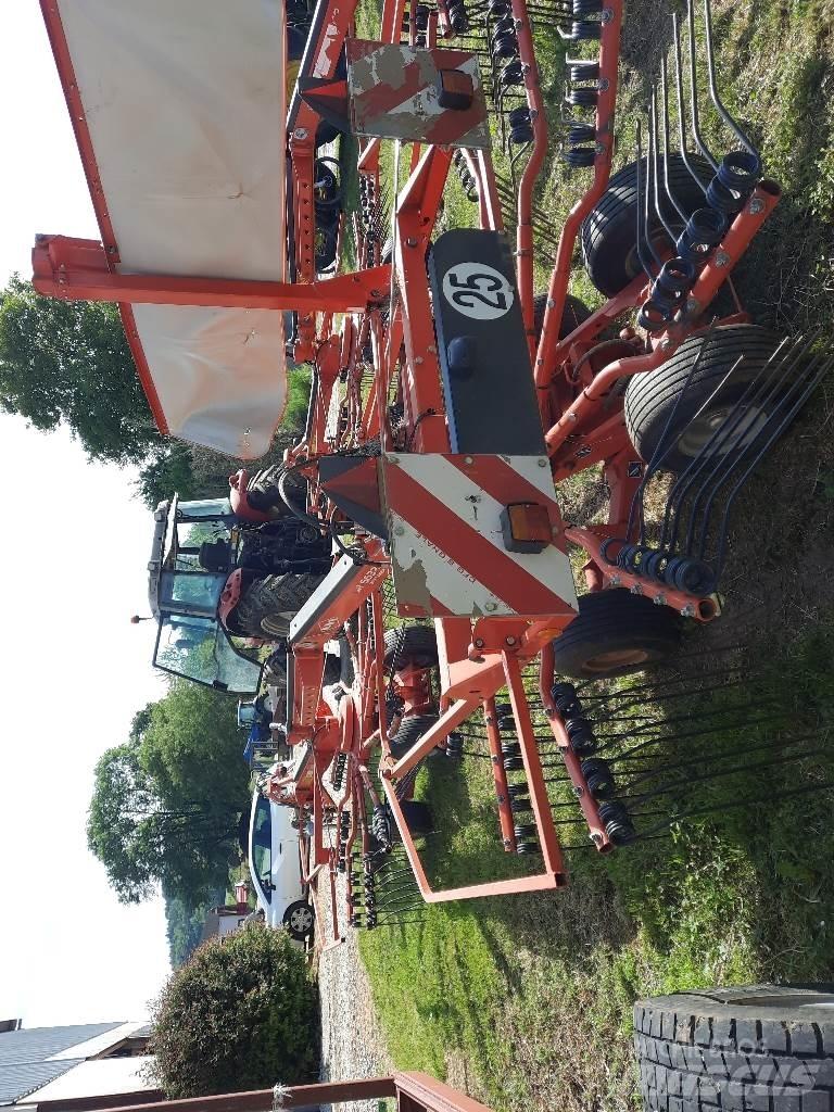 Kuhn GA6632 料堆整形机