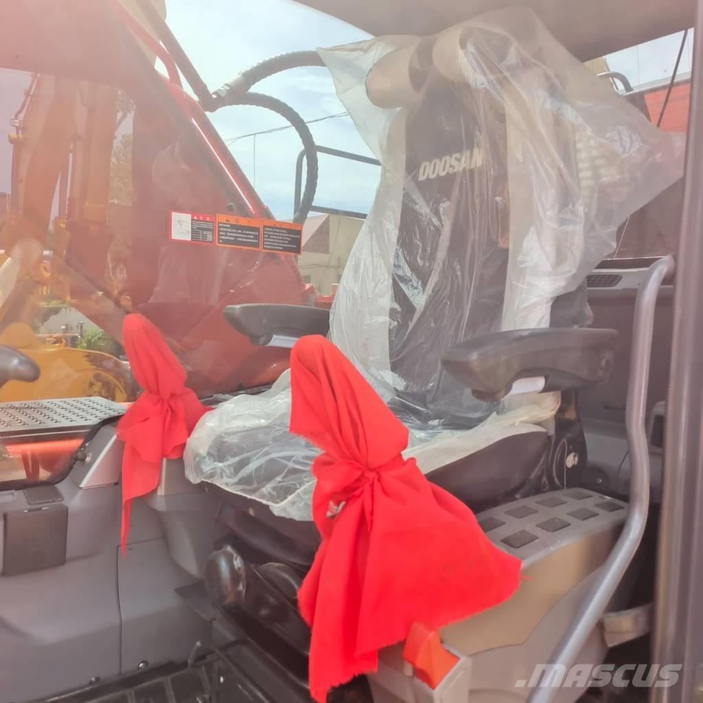 Dosan DX225 履带挖掘机