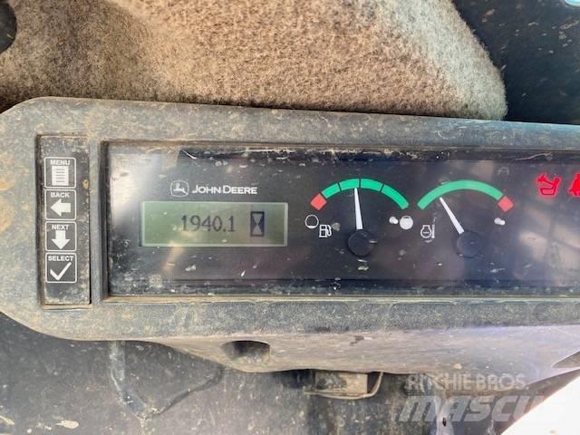 John Deere 317G 滑移装载机