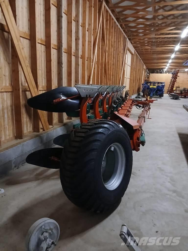 Kverneland PB100-8 双向犁