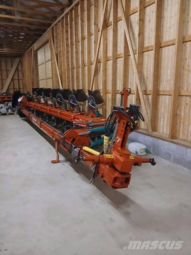 Kverneland PB100-8 双向犁