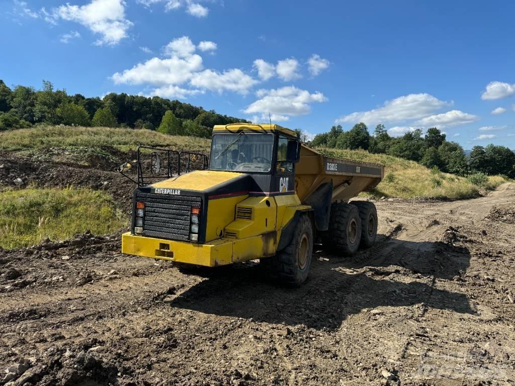 CAT D 300 E 铰接式自卸车
