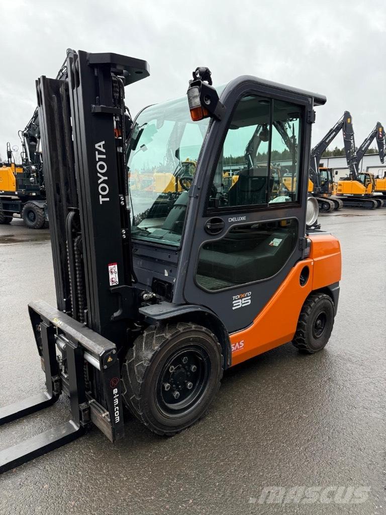Toyota 02-8 FGJF 35 天然气叉车